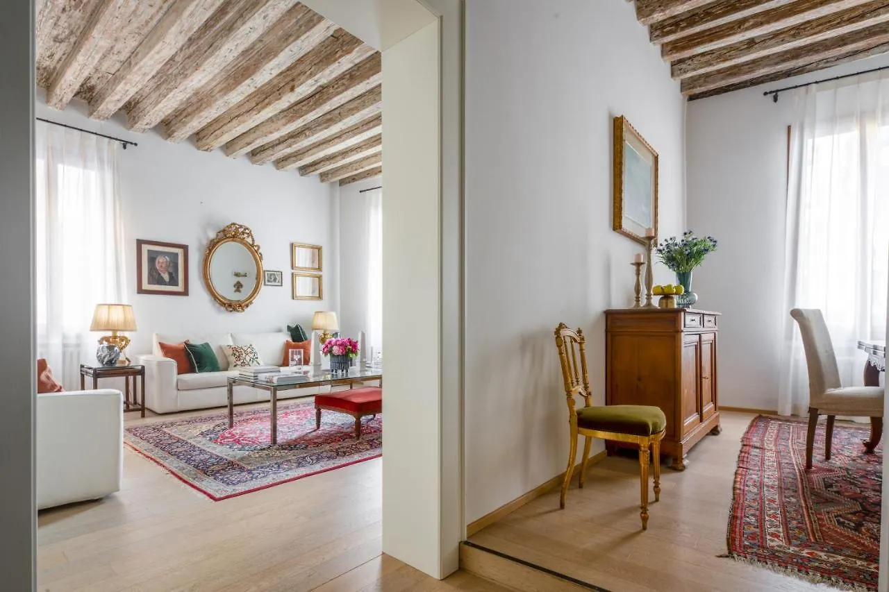 Miracoli Apartment With View On The Canal R&R Venice 0*,  Italy