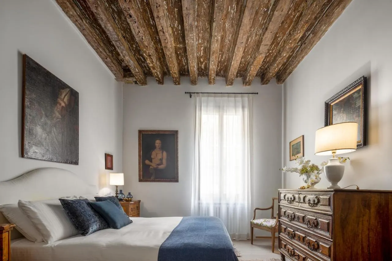 Miracoli Apartment With View On The Canal R&R Venice