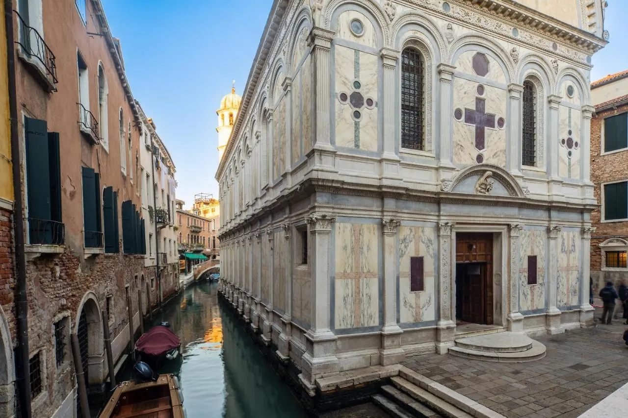 Miracoli Apartment With View On The Canal R&R Venice