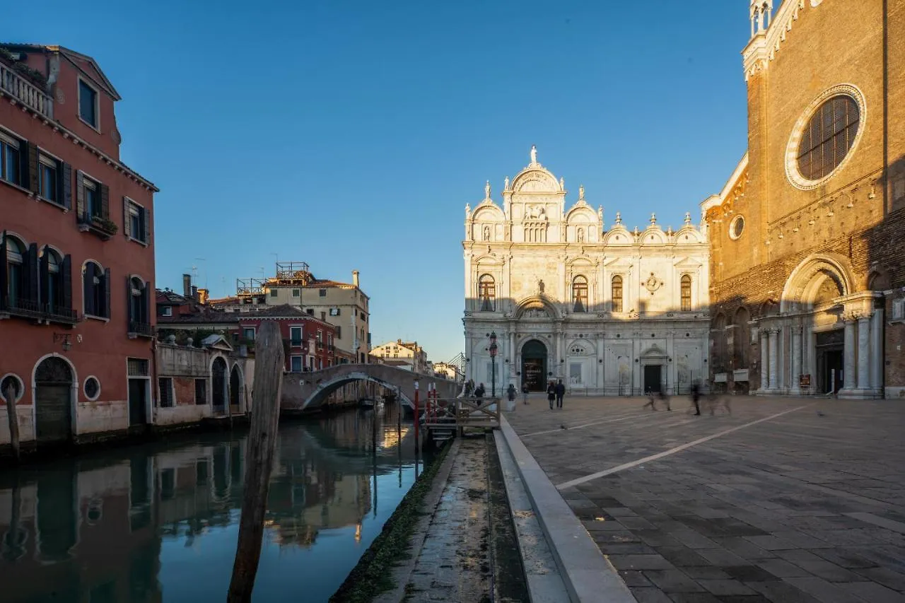 Miracoli Apartment With View On The Canal R&R Venice