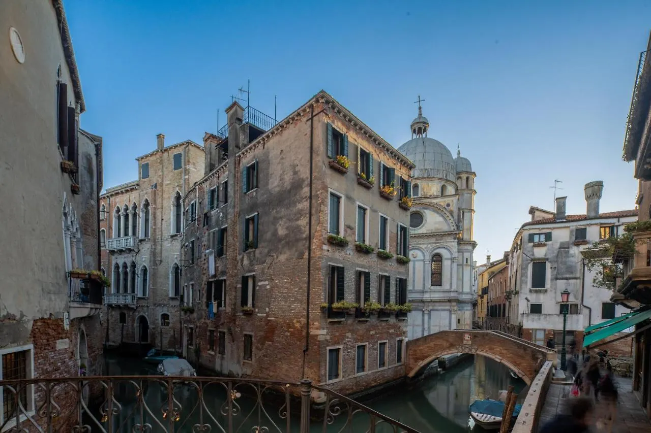 Miracoli Apartment With View On The Canal R&R Venice