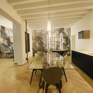 Apartment Sweet Time Venice, Luxury San Marco Frezzaria Apt!, Venice