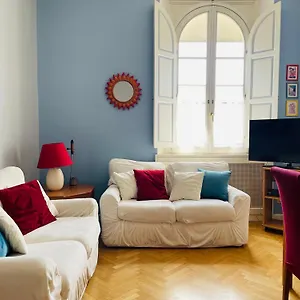 https://apt-lillas.it-romehotels.com