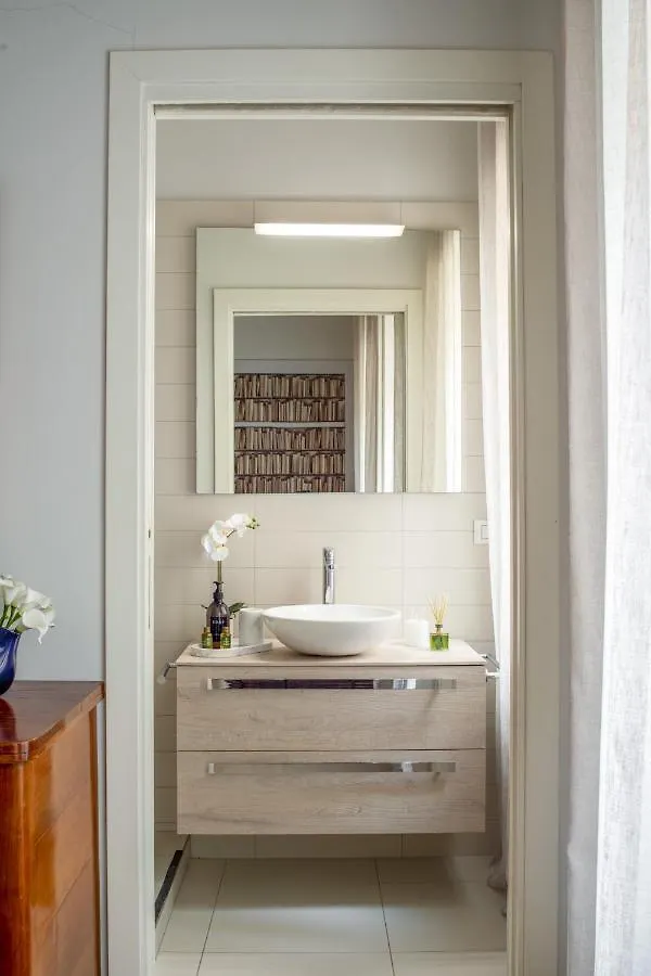 Miracoli Apartment With View On The Canal R&R Venezia